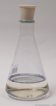 Микроскоп-синяя бутылка 2.jpg